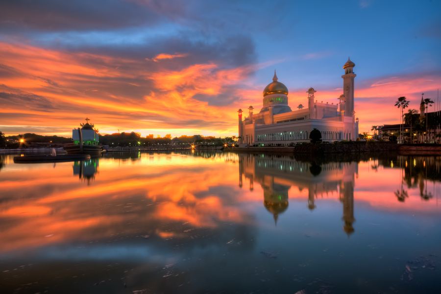 Brunei – Borneon sulttaanikunta