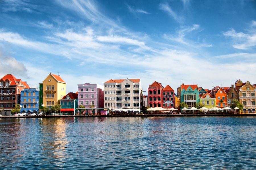 CURAÇAO – WILLEMSTAD JA KARIBIAN RANNIKKO